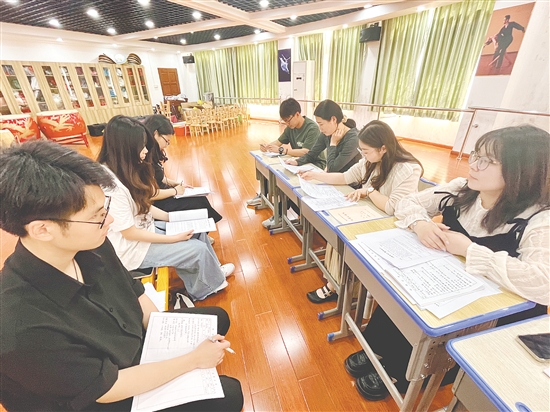 共和鎮(zhèn)中心小學(xué)音樂教師開展日常磨課等活動，提升教學(xué)水平。