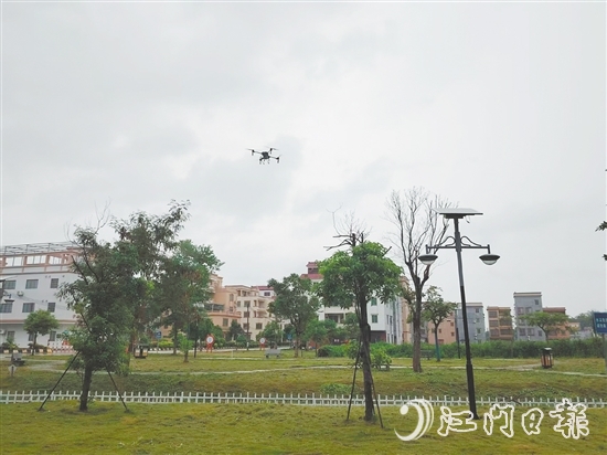 沙湖鎮(zhèn)利用無(wú)人機(jī)做好消殺。