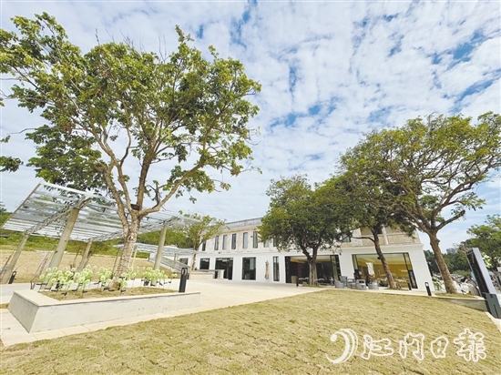 三合鎮(zhèn)內(nèi)新項(xiàng)目相繼落地生根、蓬勃發(fā)展。