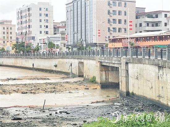 分洪暗涵為公仔河分流，它正是解決內(nèi)澇的關(guān)鍵。