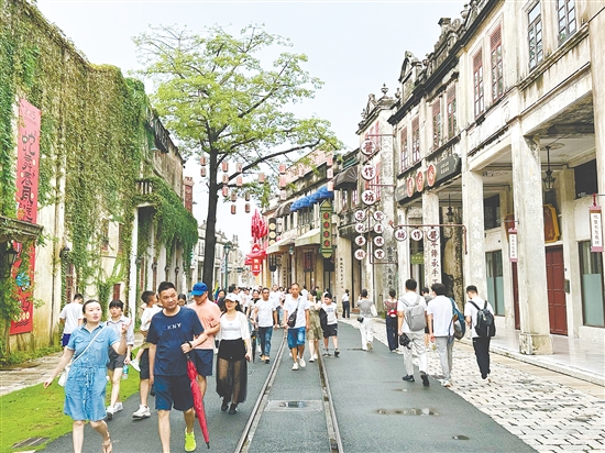 深中通道通車以來，我市旅游景區(qū)港澳游客增多。