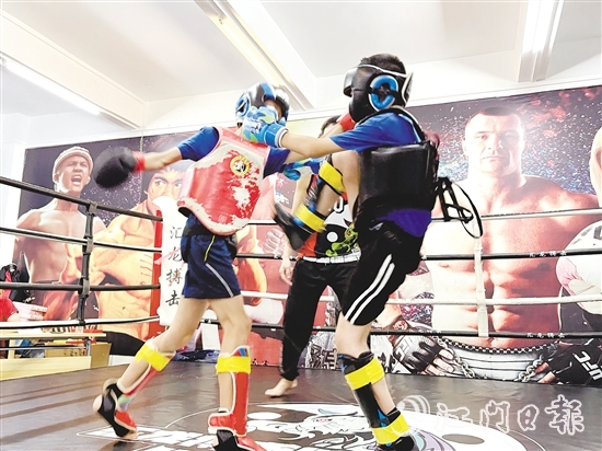 運(yùn)動(dòng)員敢打敢拼，展現(xiàn)出良好的競(jìng)技狀態(tài)和精神風(fēng)貌。