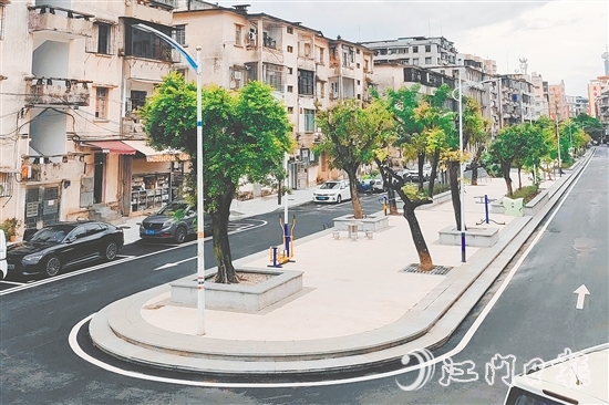 自2021年起，臺(tái)城街道穩(wěn)步推進(jìn)27個(gè)老舊小區(qū)升級(jí)改造。圖為改造后的平湖路小區(qū)。