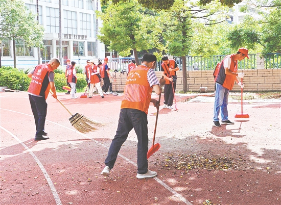 新會(huì)各校集中開(kāi)展愛(ài)國(guó)衛(wèi)生運(yùn)動(dòng)。