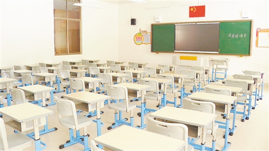 新會東區(qū)學校的教室已經(jīng)布置一新。