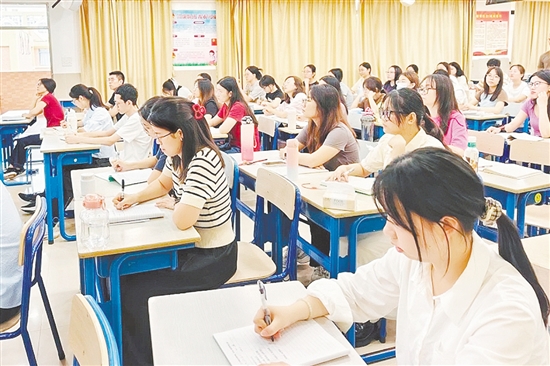 新會尚雅學校開展新教師培訓。