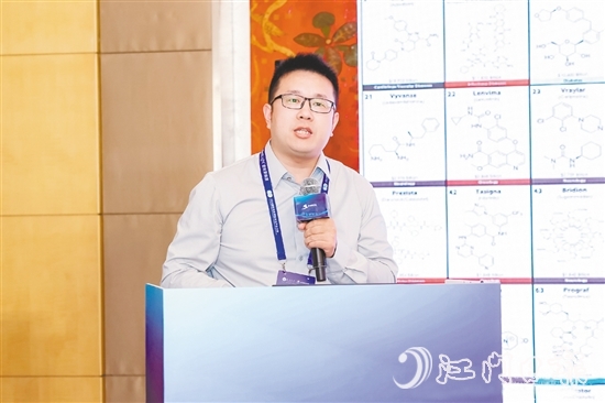 張祥志攀登科研高峰，用實(shí)干詮釋教育工作者的擔(dān)當(dāng)。