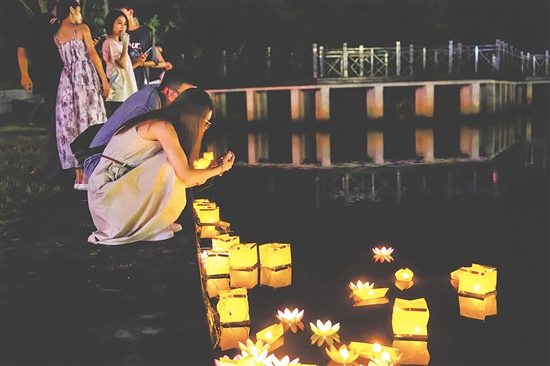 “七夕等圩”活動的核心魅力，在于對傳統(tǒng)習(xí)俗的創(chuàng)新詮釋。