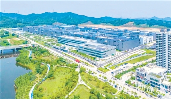 新會(huì)智造產(chǎn)業(yè)園鳳山湖園區(qū)專(zhuān)注建設(shè)儲(chǔ)能電池和電池組件生產(chǎn)基地。