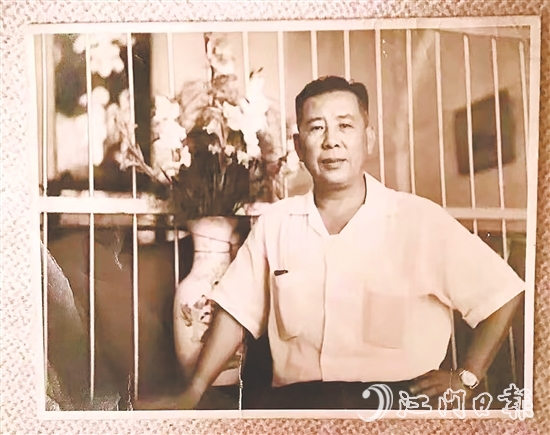 梅文鼎生活照，攝于20世紀60年代的香港。