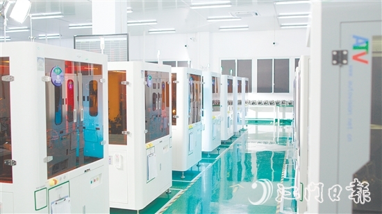 鈞崴電子生產(chǎn)車間。