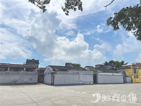 原來的衛(wèi)生死角如今成為村民運動娛樂的好地方。