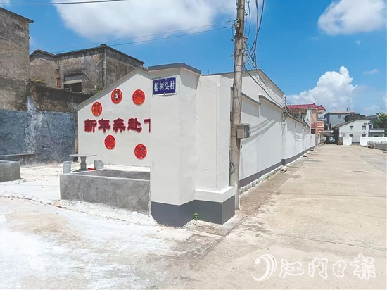 原本破敗不堪的連片外墻如今煥然一新。