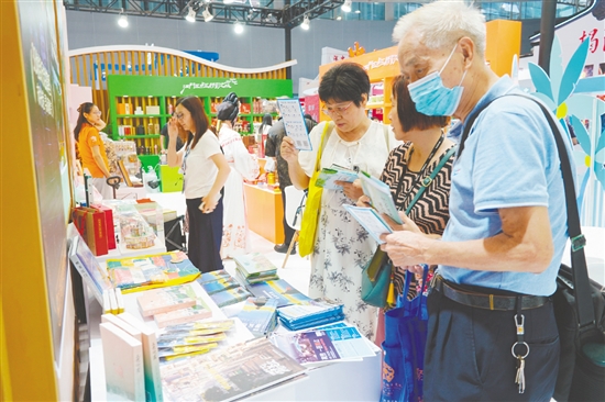 江門展館吸引了國內(nèi)外眾多觀展人員的目光。