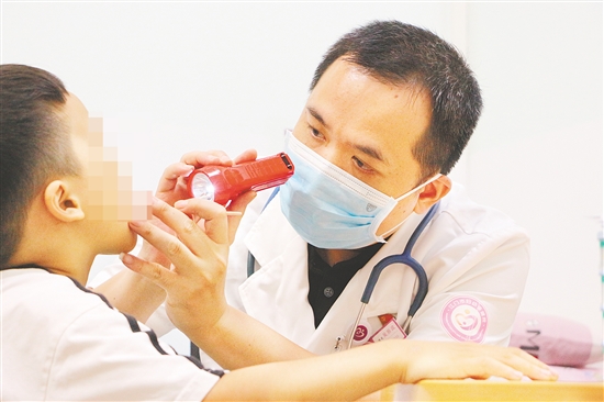 突然大口喘氣，最好到醫(yī)院檢查。