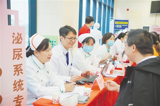 義診現(xiàn)場(chǎng)。