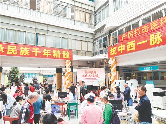 義診現(xiàn)場(chǎng)。