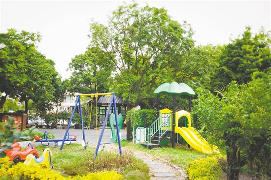 雙橋村發(fā)動村民巧用廢舊建材，打造出6處口袋公園、20處“美麗庭院”，助力古勞水鄉(xiāng)創(chuàng)建成為江門首個(gè)省級濕地公園。