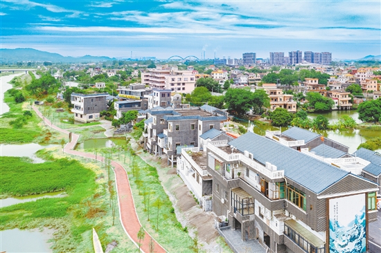 雙橋圩32間農(nóng)房實(shí)施外立面美化提升，盡顯水鄉(xiāng)韻味。