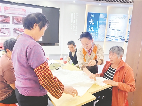 通過理論學習與動手實踐相結合的方式，學員們掌握了一些整理收納技能。