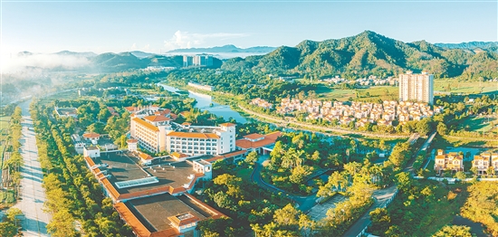 山泉灣溫泉城。