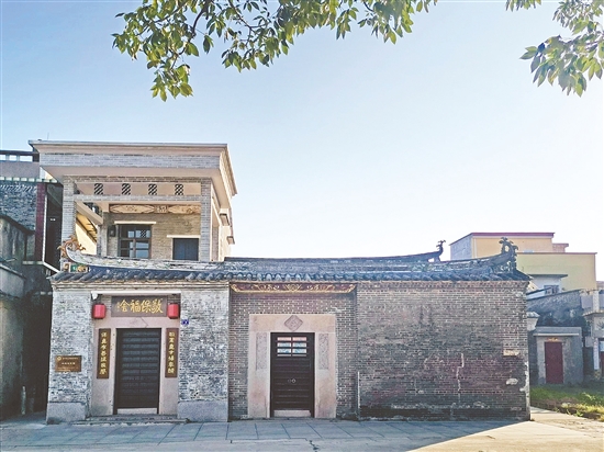 紅線女故居被列為開平市文物保護(hù)單位，這里擁有泮村村最珍貴的文化記憶。