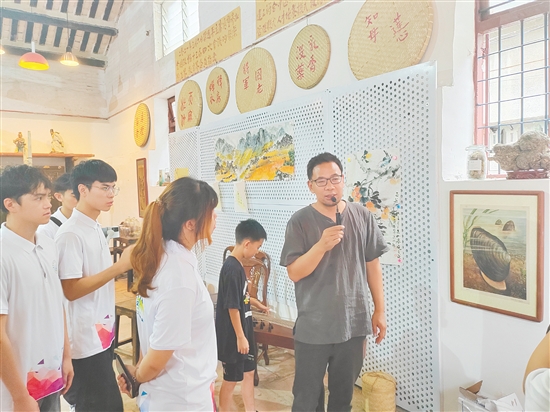 江門市伯壇問學(xué)本草文化中心舉辦中醫(yī)藥研學(xué)活動(dòng)。