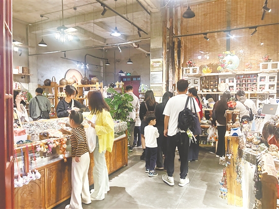 “僑咖文化”項目探索形成文化體驗、文創(chuàng)消費、研學(xué)實踐相結(jié)合的發(fā)展路徑。