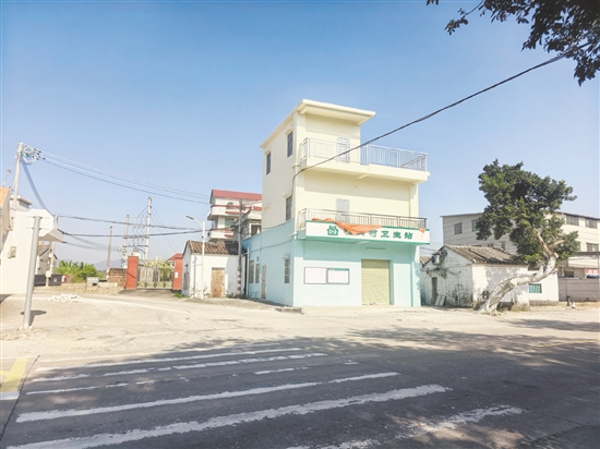 鶴山市人武部投入資金幫助松崗村衛(wèi)生站完成改造。