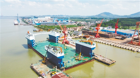 新會區(qū)瞄準高端裝備制造產業(yè)精準發(fā)力。圖為四航永興號。