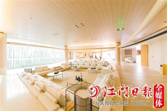 海悅天璽會所整體看起來溫暖、舒適。