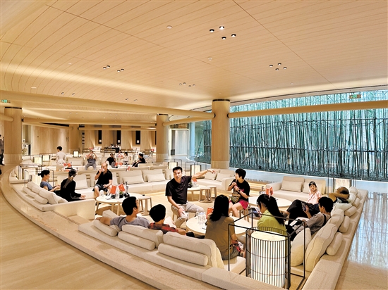 “雙節(jié)”假期熱門樓盤人氣旺。