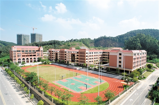 位于群華路板塊的江華小學(xué)群華校區(qū)已經(jīng)投入使用。