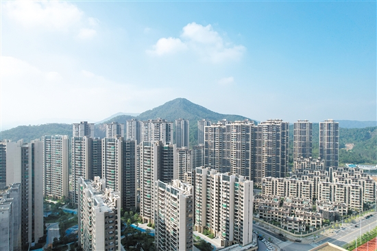 群華路板塊集聚了多個(gè)樓盤(pán)。