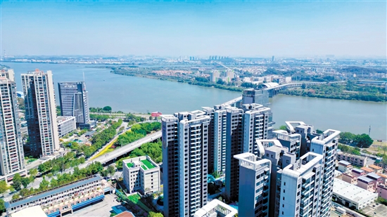 博學(xué)名苑是市區(qū)首個(gè)推出“以舊換新”服務(wù)的樓盤。