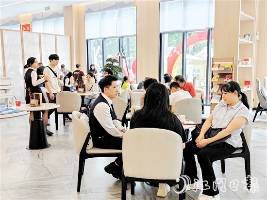 新政對(duì)房貸利率及首付比例的調(diào)整，減輕了購房者的負(fù)擔(dān)。