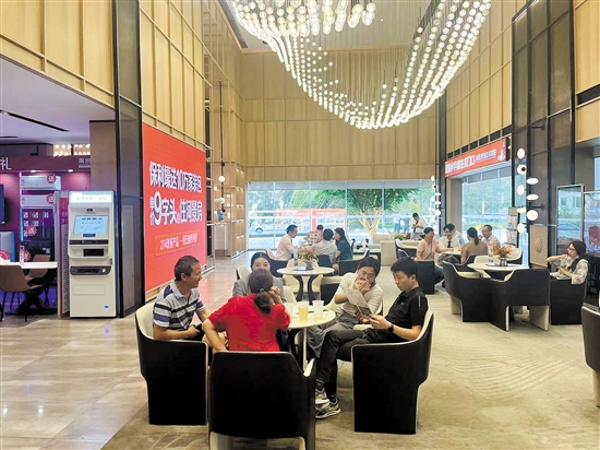 今年前5個月，我市購房戶籍結(jié)構(gòu)中，市外戶籍占比達(dá)38%。