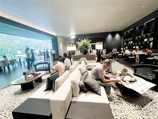 目前樓盤不少，消費者可以貨比三家。