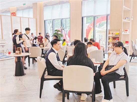 過去一年，利好政策吸引不少消費者購房。