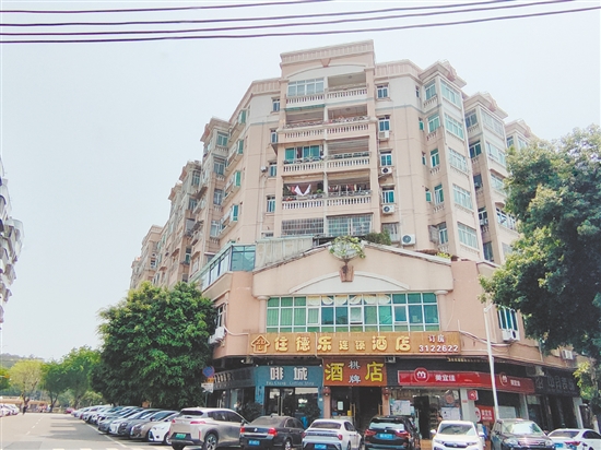 近年來(lái)，我市二手房熱銷。