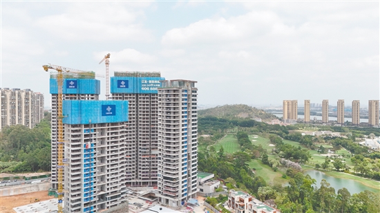 江發(fā)·翡翠觀瀾項目工地。