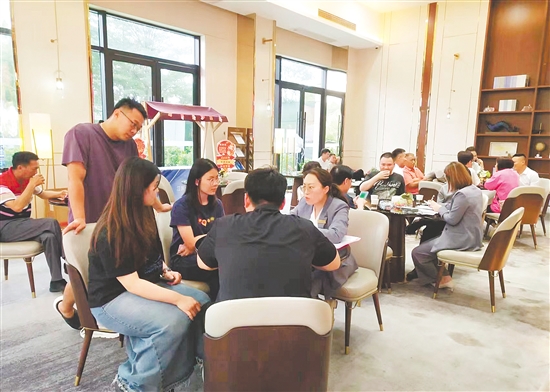 利好政策吸引購(gòu)房者“進(jìn)場(chǎng)”。
