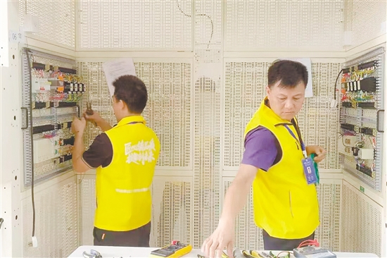 江發(fā)服務(wù)公司的選手們?cè)诩寄艽筚愔斜憩F(xiàn)出色。