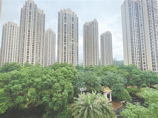 一些帶電梯的次新房價格也變得比較實惠。