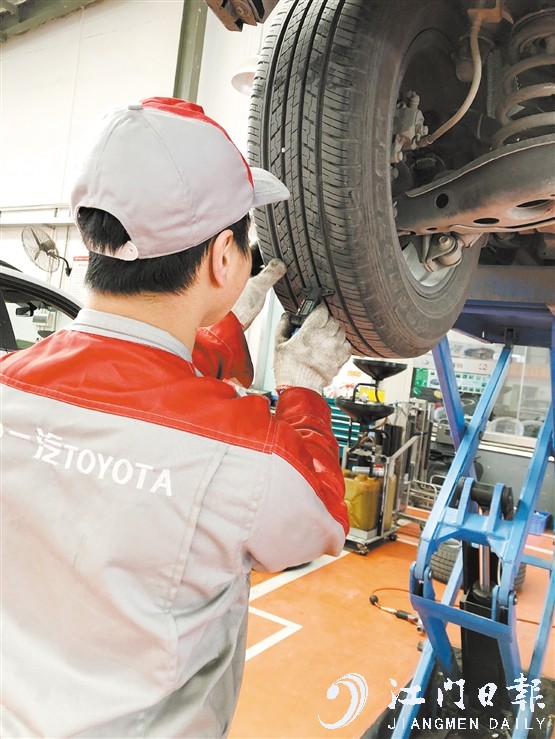 臺風過后，應(yīng)及時對愛車進行檢查、清洗。