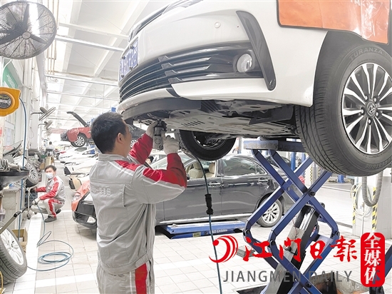 春節(jié)過后，前來檢修的車輛比平時增加不少。