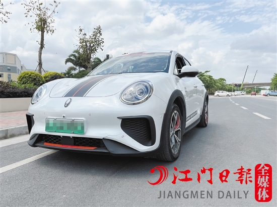 新車(chē)外觀頗具個(gè)性。