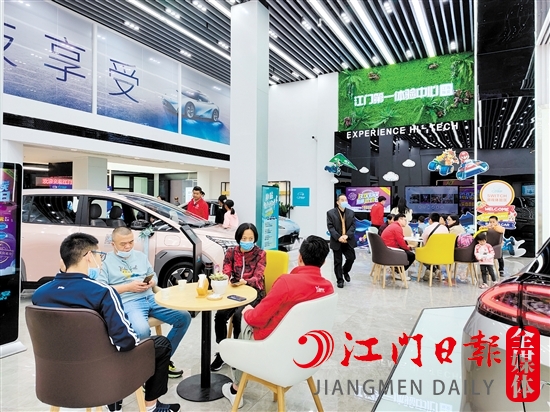 如何通過直播，提升消費(fèi)者到店成交值得思考。