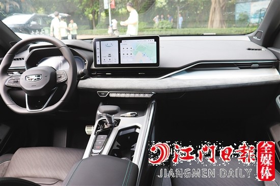 2023款星瑞配備12.3英寸的中控屏和液晶儀表盤，功能實用。