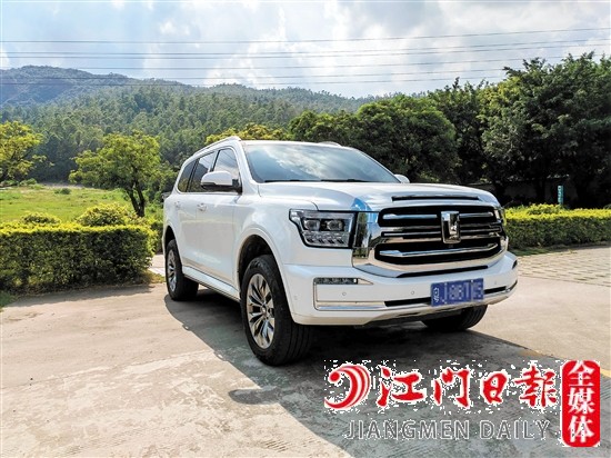 坦克500外觀方正硬朗。